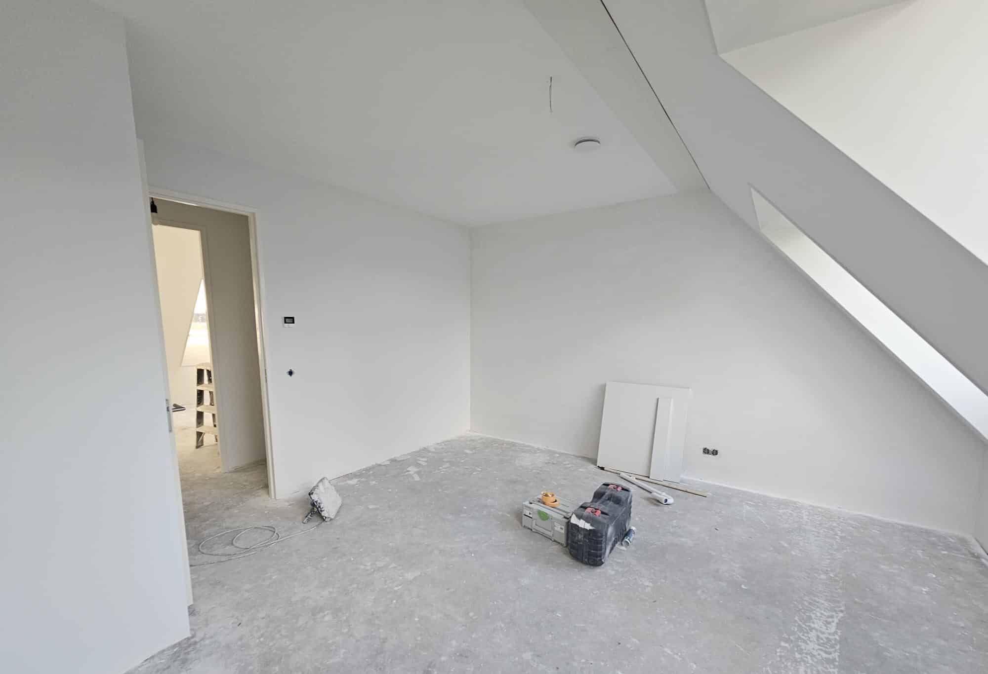 Strak afgewerkte wand met renovlies